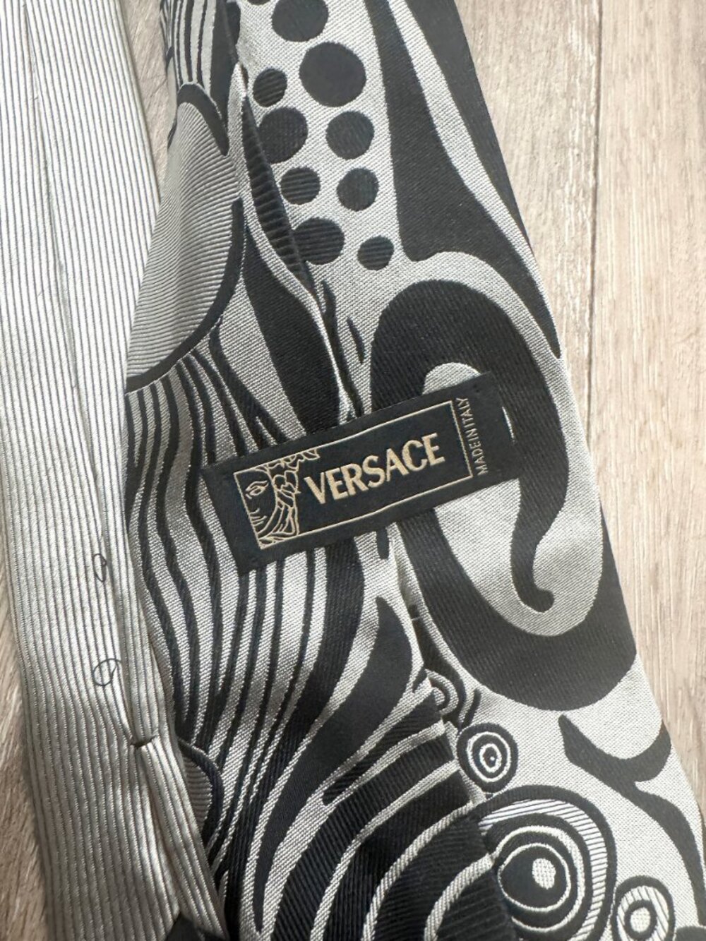 Versace "The Klimt Collection" black and white tie - Picture 4 of 5